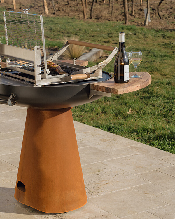 Brasero Le OKA avec grille rotative combinée de la collection Maison MAYAR